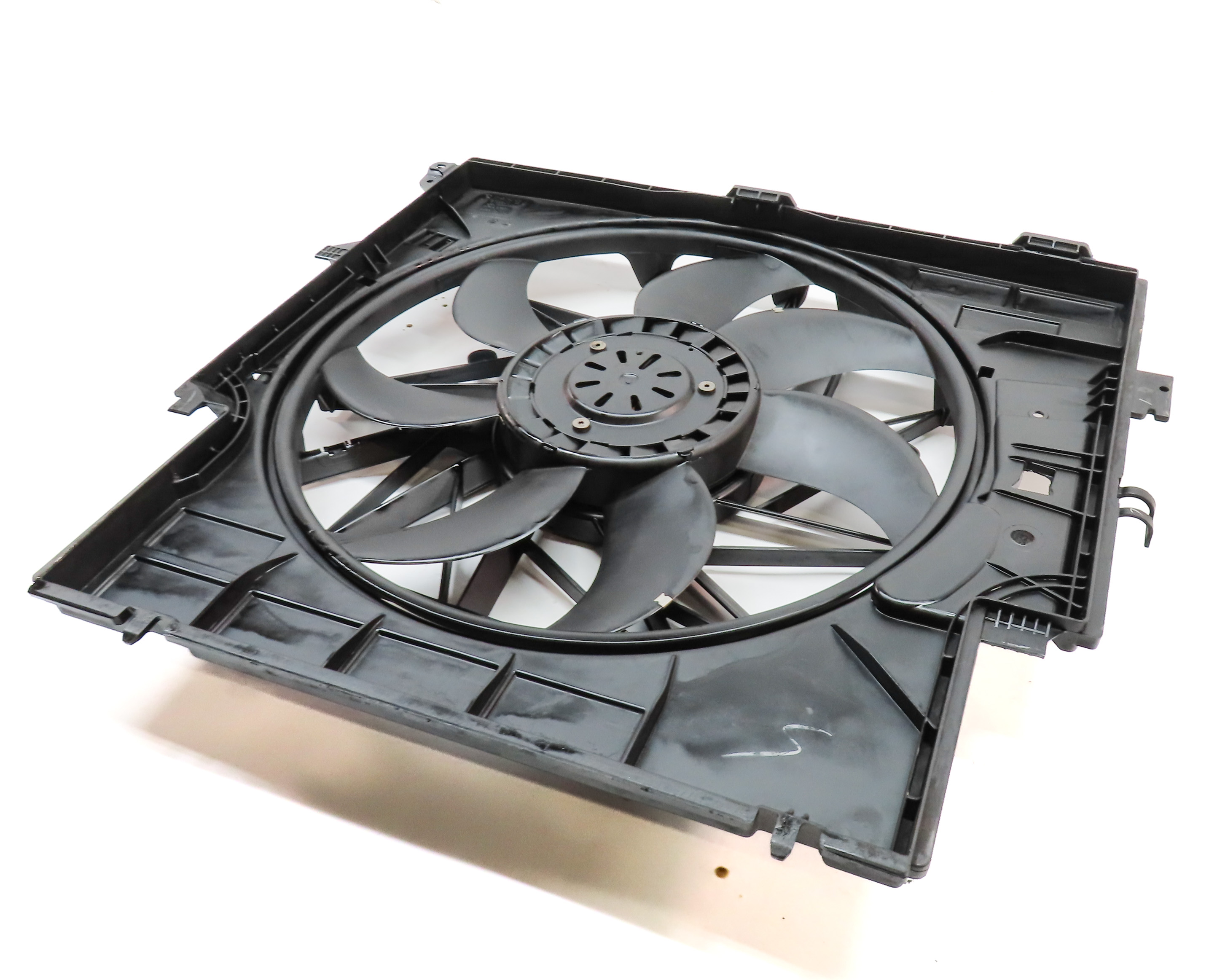 11-18 BMW X3 X4 (F25 F26) 3.0L N55 TURBO ENGINE 600 WATT RADIATOR COOLING FAN — exact item pictured
